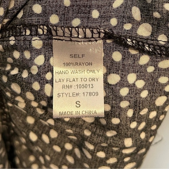 Savanna Jane Spotted Embroidered Bell-sleeve Top - Picture 6 of 7